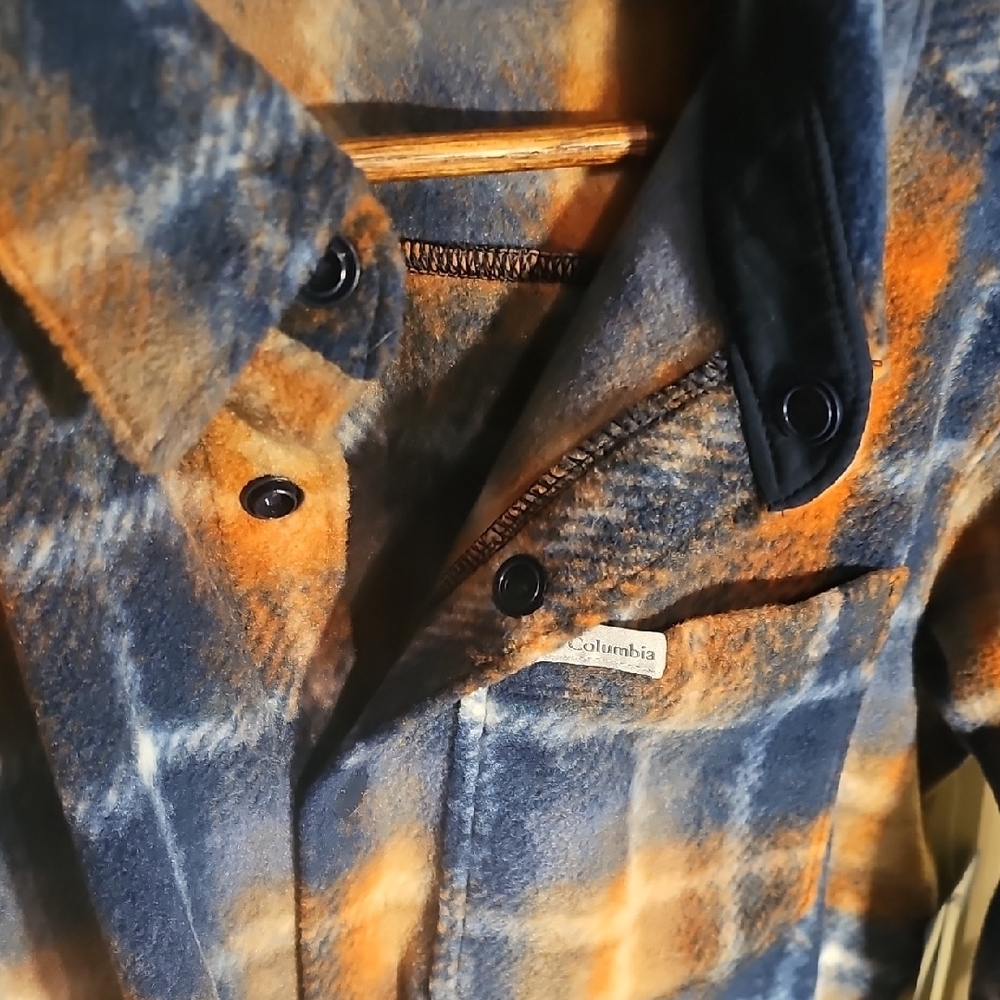 Columbia- Men's Steens Mountain Printed Shirt Jacket. Size S. Snap Up - Picture 9 of 10